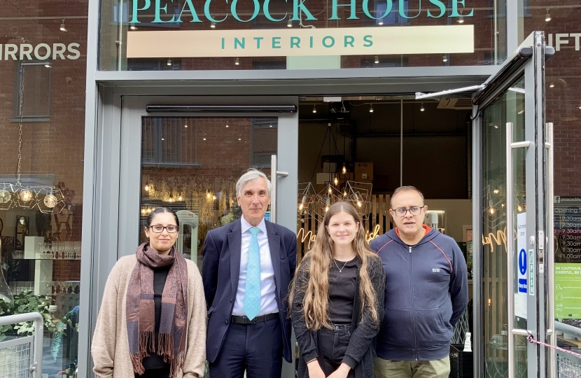 JR with owners of Peacock House